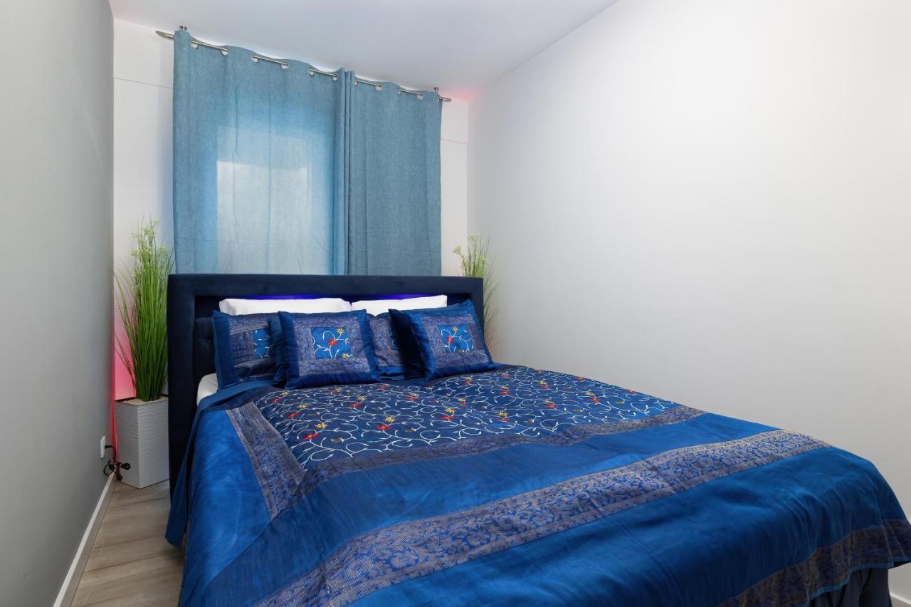 Platinium Apartment By Renters Prestige เรวัล ภายนอก รูปภาพ