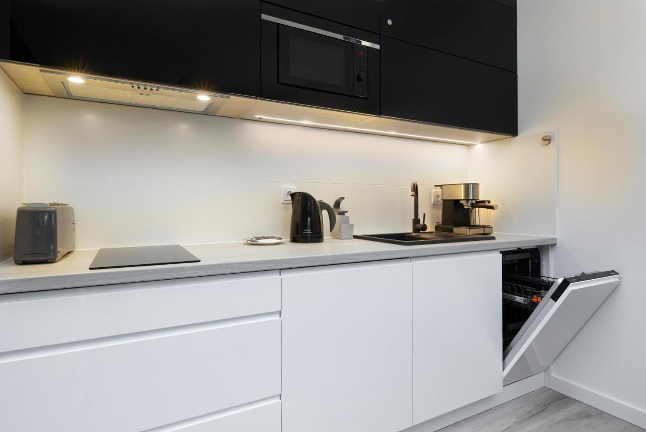 Platinium Apartment By Renters Prestige เรวัล ภายนอก รูปภาพ