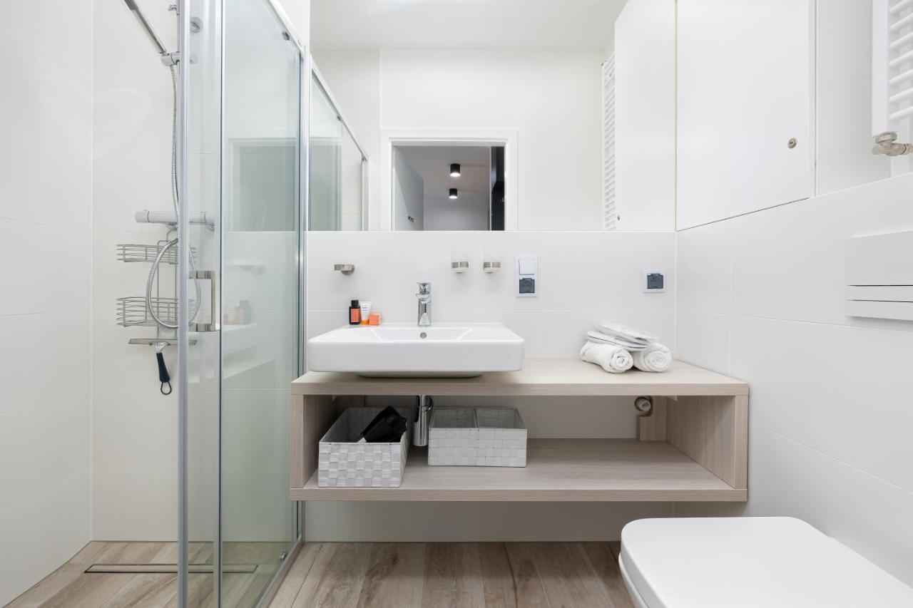Platinium Apartment By Renters Prestige เรวัล ภายนอก รูปภาพ